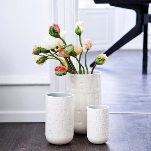 Bringen Sie nordisches Design und viel Liebe in Ihr Zuhause mit Vasen von Kähler Love Song